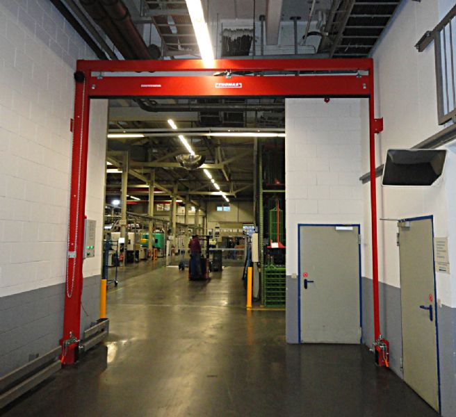 Automatische Barriere vertikal fahrbar manuelle Rückstellung (T AB VF MR)